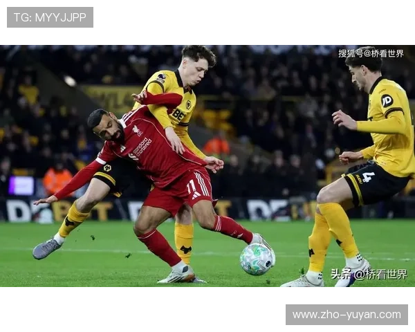 狼队中路密集屯兵五防屏障 边路收缩切断利物浦边中联系